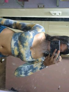 Stylish Tie-Dye Long Sleeve Crop Top