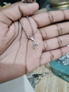 Elegant Spiral Pendant Necklace