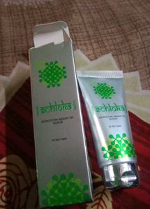 Scholoka Face Wash &amp; Scrub Bundle
