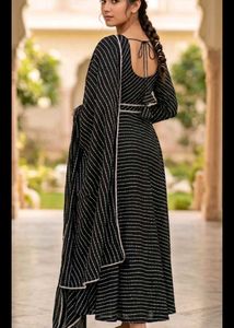 bust 34 Elegant Black Striped Gown