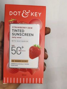 Dot &amp; Key Strawberry Tinted Sunscreen
