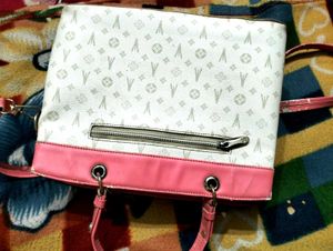 Chic Pink &amp; White Monogram Handbag