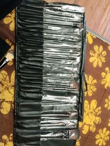 Professional Makeup Brush Set with Case