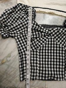 Cute black&amp;white women's crop top