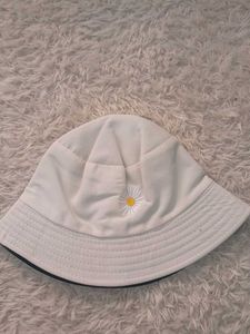 Cute Daisy Reversible Bucket Hat (New )