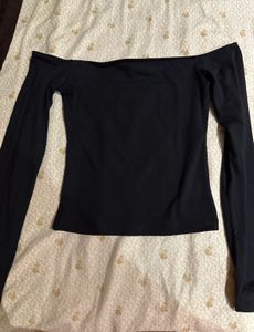 Black Off-Shoulder Long Sleeve Top