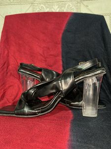 Chic Black Block Heels with Twist Detail