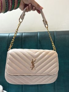 Chic White Quilted Handbag