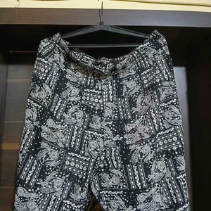 Stylish Black &amp; White Printed Kurta with pants