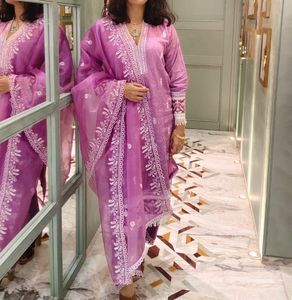 New Pakistani Suits Set With Beautiful Embroidery