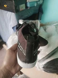 NEW NO USED SNEAKERS SHOES FOR MEN.