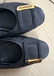 Stylish Black Ballet Flats with Gold Buckle