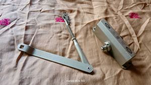 UNIVERSAL DOOR CLOSER HYDROLIC,NEW.