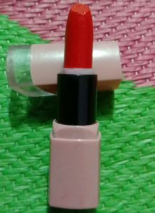A Red Colour Lipstick 💄