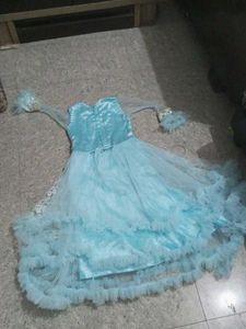 gown