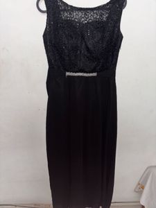 Elegant Black Lace Dress with Embellished Waist