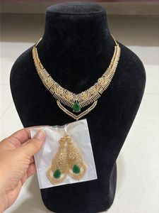 Brand new Stunning Emerald and Diamond Necklace Se