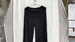 I. Comfortable Black Flared Pants