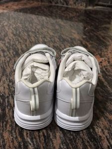 men sports shoes