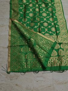 Elegant Green &amp; Gold Banarasi Silk Saree