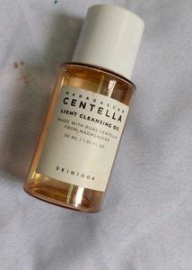 Skin1004 Madagascar Centella Light Cleansing Oil
