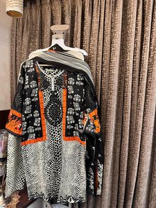 Pakistani Ready made Suit