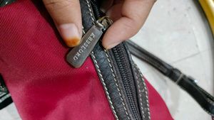 Chic Red &amp; Black Shoulder Bag