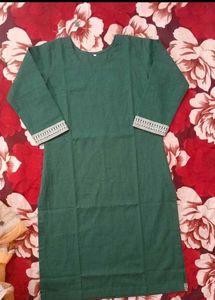 Elegant Green Kurta with Intricate Neckline