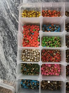 Kundan Stones