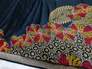 🇳🇿💫🎀Elegant Black Saree with Floral Embroidery