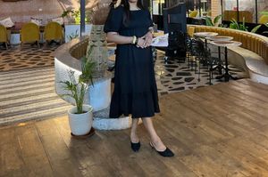 Chic Black Puff Sleeve Midi Dress