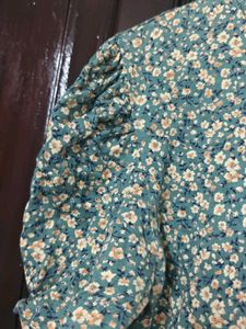 Green Floral Top, can give in min coin