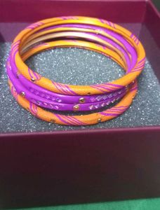 Set of 4 Fashionable Bangles/Bracelet