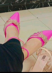 Branded Pump Heels 👠