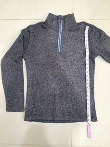 Stylish Pullover Sweater - Great Condition!
