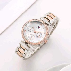 Elegant Gold Tommy Hilfiger Watch
