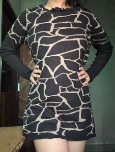 Stylish Giraffe Print Sweater Top