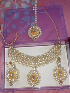 Elegant Pearl & Crystal Jewellery Set