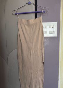 Ribbed Maxi Skirt with Side Slit