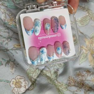 Beautiful Floral Press-On Nails