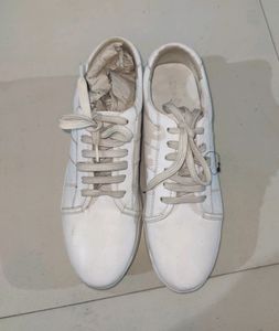 Woodland Women Casual Shoes. Like New No Coins