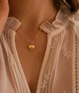 Chic Gold Heart Pendant Necklace