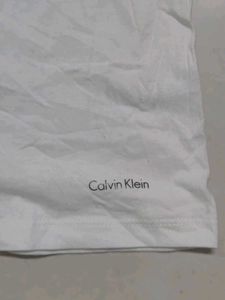 Calvin Klein Classic Fit T-Shirt