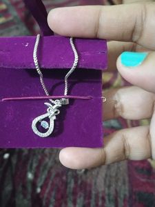 Sparkling Pendant Necklace