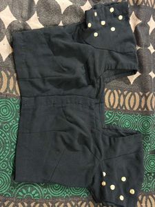 Beautiful Black Saree with Blouse: Classic Style