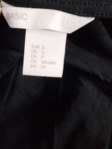 CLEARANCE SALE!!😝🥳Basic Black V-Neck T-Shirt