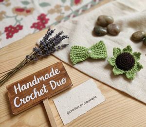 Handmade Crochet Flower 🌼 and bow 🎀 Hair Clip du