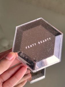 Fenty Beauty Highlighter - Diamond Bomb