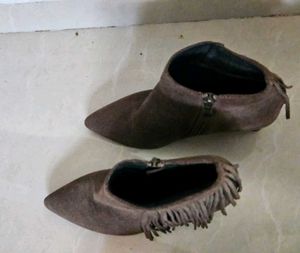 Suede fringe olive-brown heel boots