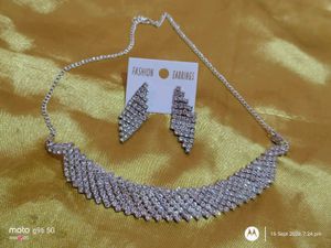 Sparkling Rhinestone Necklace &amp; Earring Set